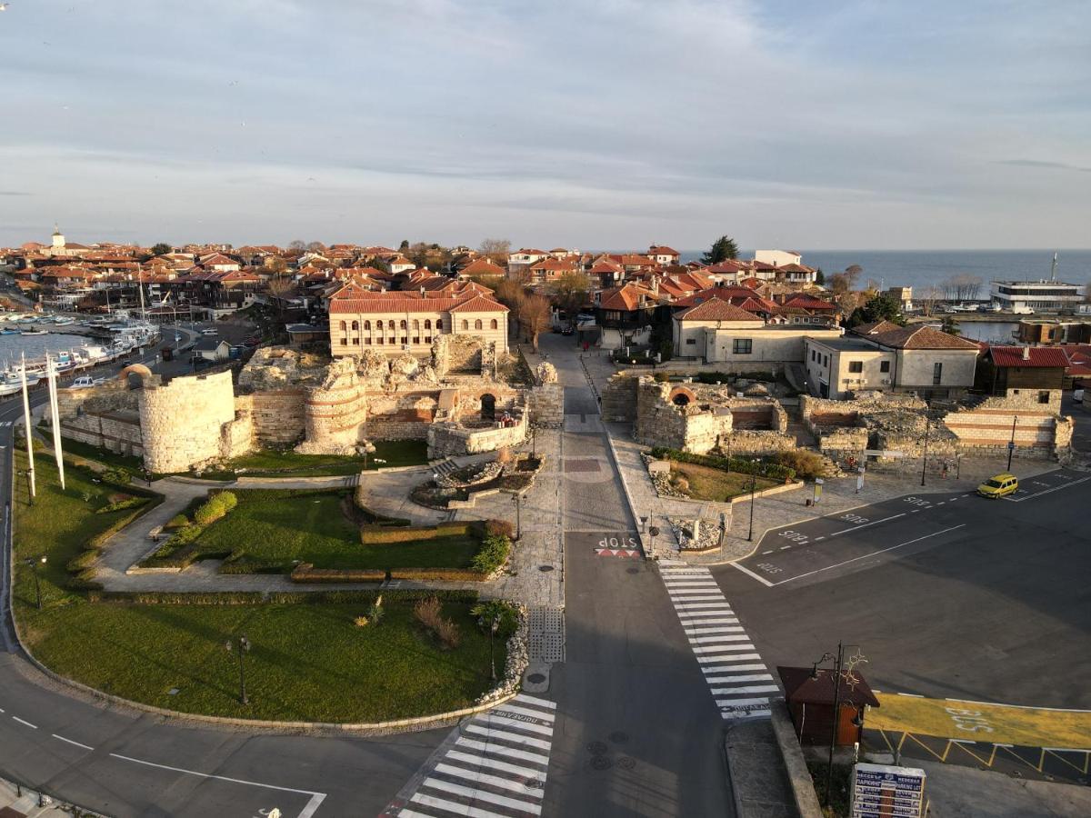Family Hotel Lebed نيسيبار المظهر الخارجي الصورة