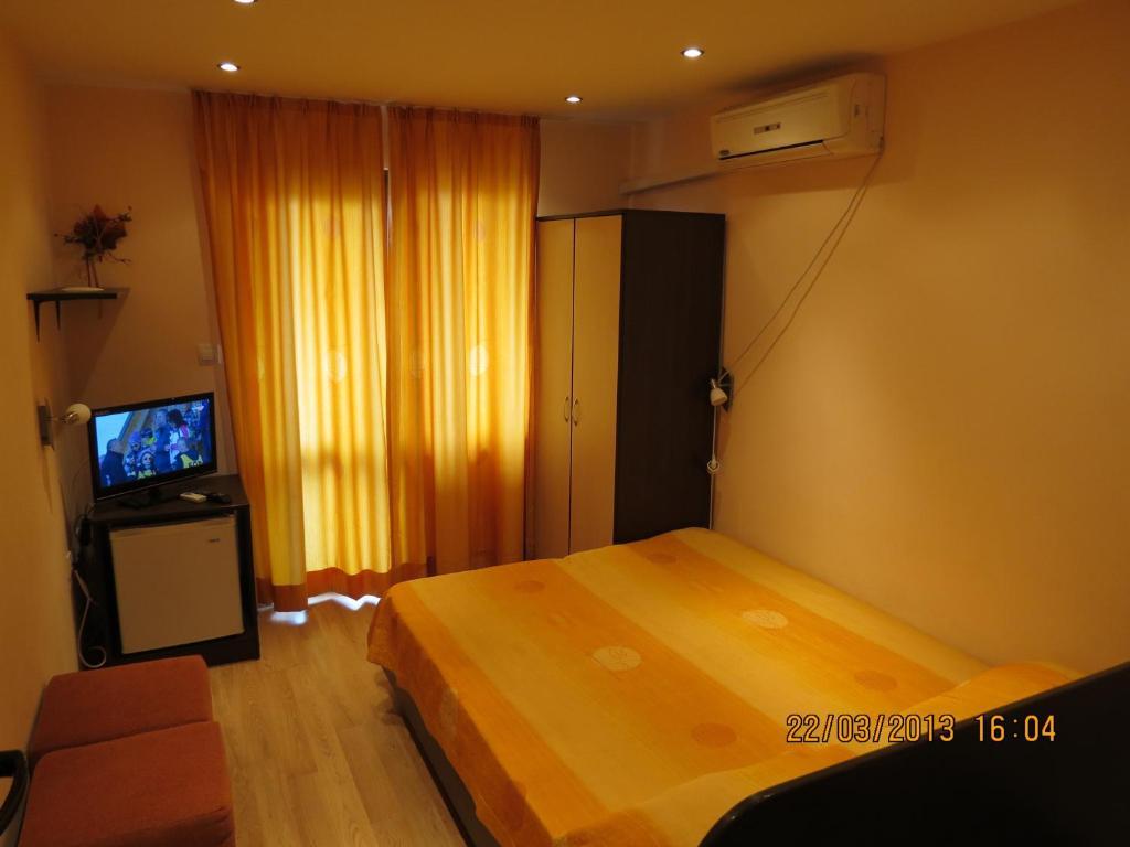 Family Hotel Lebed نيسيبار الغرفة الصورة