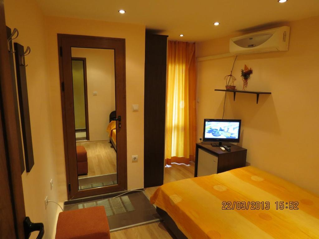 Family Hotel Lebed نيسيبار الغرفة الصورة